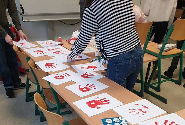 Aktion zum Red-Hand-Day. Foto: JRK Schwalmtal